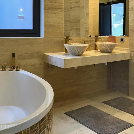 Welcs De Lujo 177 Emp Con Piscina Privada リャンサ