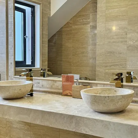 Welcs De Lujo 177 Emp Con Piscina Privada *