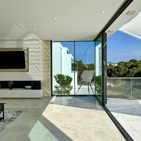 Welcs De Lujo 177 Emp Con Piscina Privada リャンサ